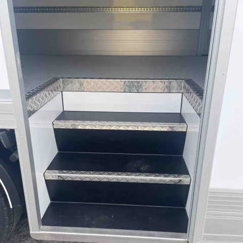custom-box-bodies-stairs